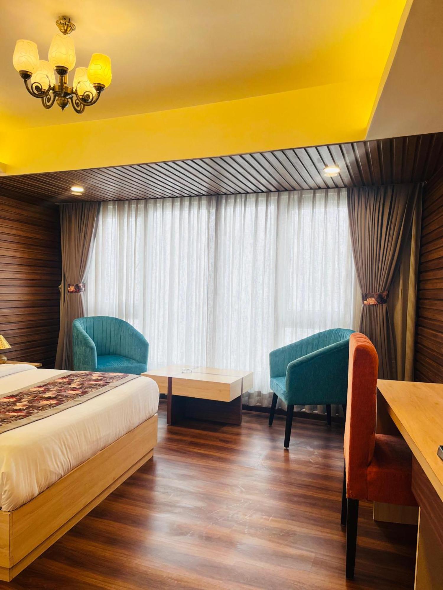Hotel Broadway Boutique Mall Road Darjeeling - A Luxury Collection - Best Seller Exterior photo
